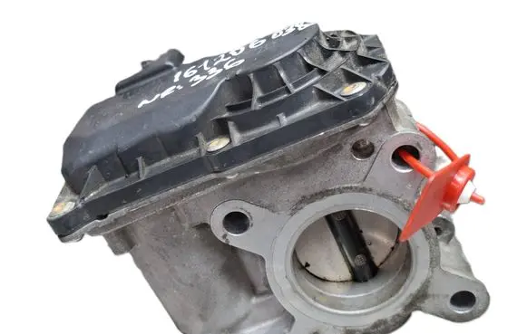 Dacia Duster Throttle body valve S27639336 H8201171233