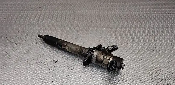 Volvo V70 Fuel injector 0445110078 8658351