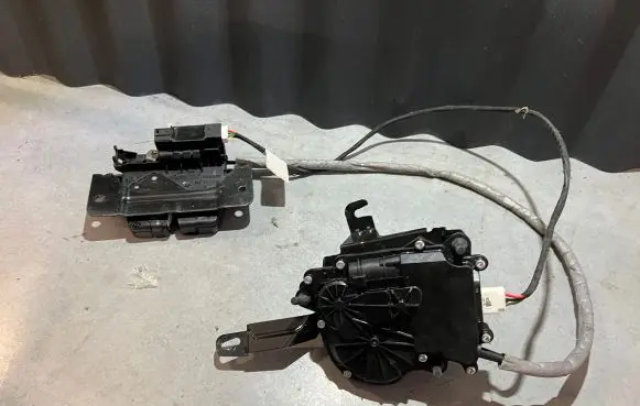 BMW 4 F32 F33 Tailgate/trunk/boot lock/catch/latch 912935109 16367210 72695440