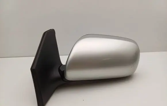 Toyota Avensis T250 Front door electric wing mirror E11015829