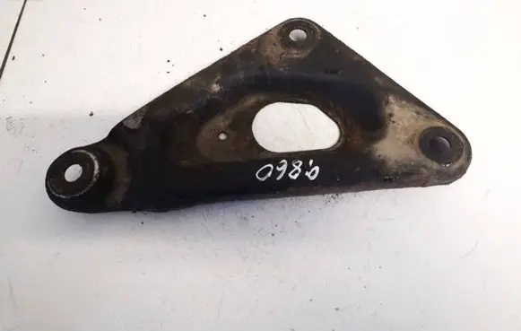 Opel Zafira B Engine mounting bracket