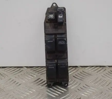 Toyota Prius (XW20) Electric window control switch 8482047011