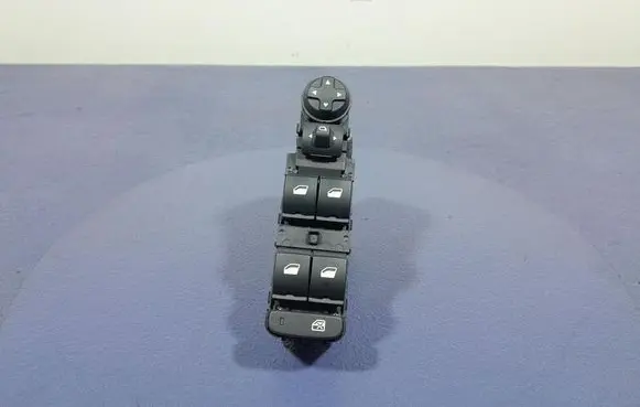 Chevrolet Corsa Electric window control switch 96788281ZD