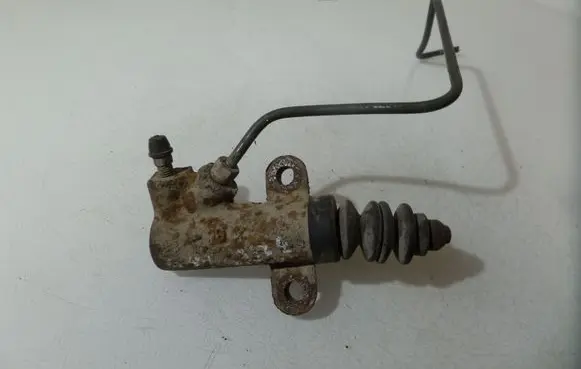 Clutch slave cylinder