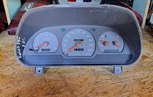 Volvo S40, V40 Speedometer (instrument cluster) 30813197 3081319705 30800600