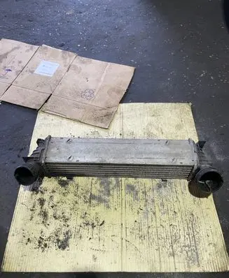 BMW 1 E81 E87 Intercooler radiator 7798788 3296399 150908