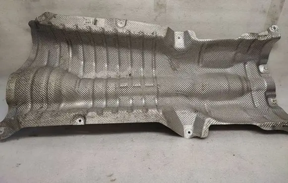 BMW 4 G22 G23 G24 G26 Exhaust heat shield