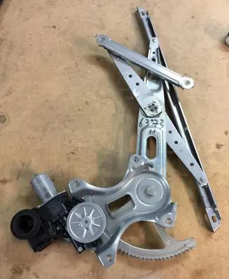Toyota Prius (XW50) Front window lifting mechanism without motor