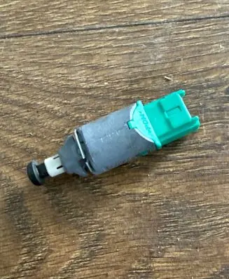 Renault Master III Brake pedal sensor switch 253250007r