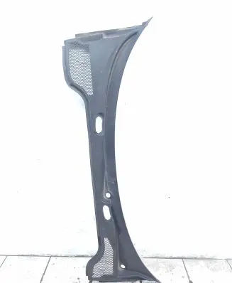 Audi A3 S3 8P Wiper trim 8P1819415B