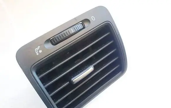 Volkswagen Jetta V Dash center air vent grill 1K0819710 1K0819704