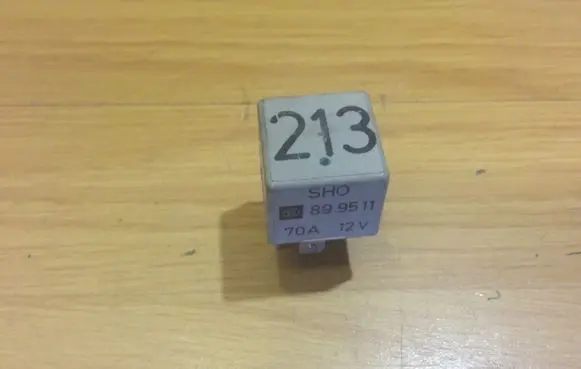 Audi A8 S8 D2 4D Other relay 443951253J 213 899511