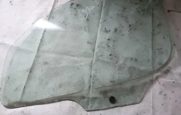 Fiat Doblo Front door window glass four-door