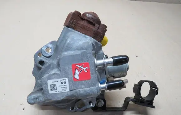 Ford Kuga II Fuel injection high pressure pump 28384347 0210551CJR 9674984480