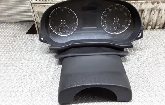 Speedometer (instrument cluster)