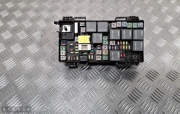 Dodge Journey Fuse module RT236202F7