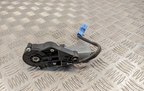 Mercedes-Benz S W221 Seat adjustment motor 825843724 0809