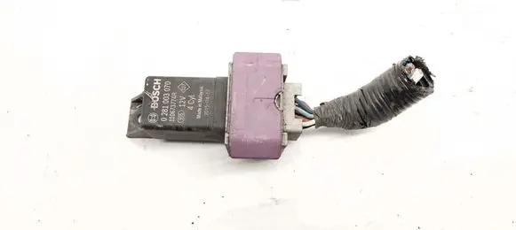 Nissan Qashqai Glow plug pre-heat relay 0281003070