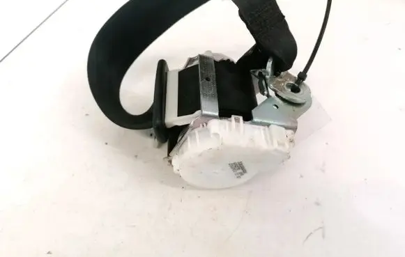 Rear seatbelt