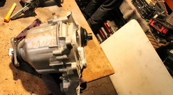 BMW X3 E83 Gearbox transfer box case ACG00149