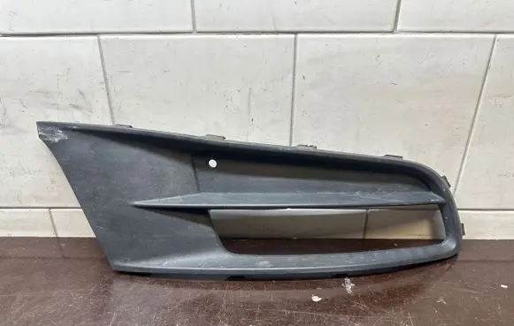 Volkswagen Sharan Front bumper lower grill 7N0853666A