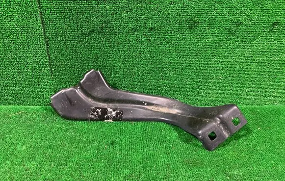 Audi Q3 F3 Fender mounting bracket 83A821149