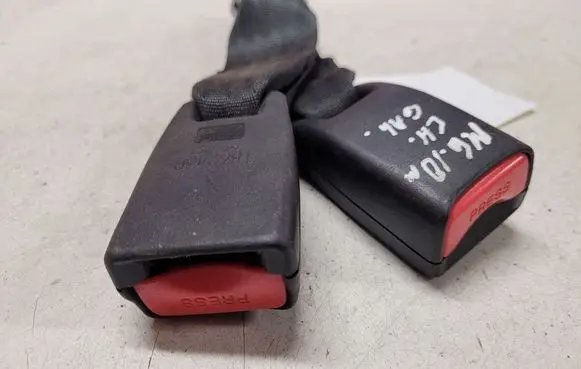 Mazda 6 Rear seatbelt buckle 186243B