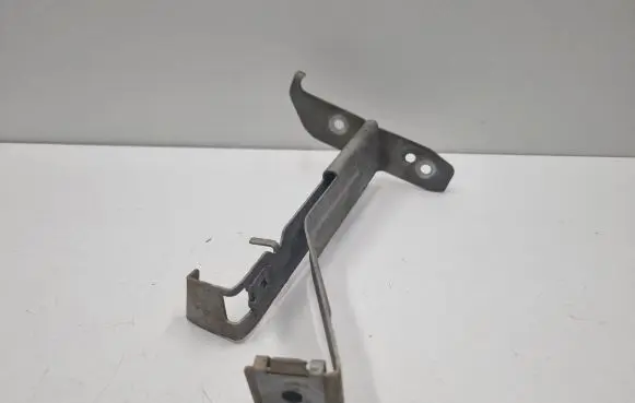 Mercedes-Benz C W204 Front bumper mounting bracket A2045241340 2045241340