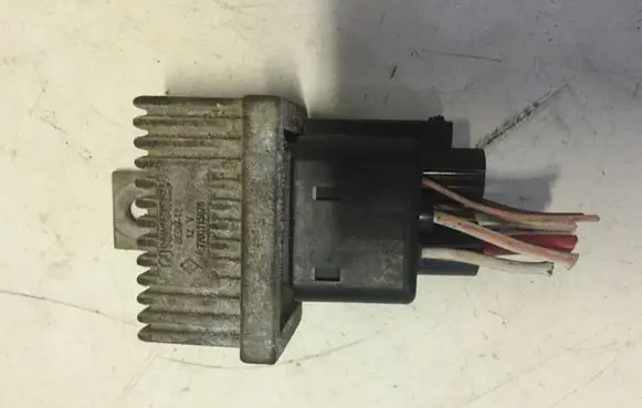 Renault Scenic II - Grand scenic II Glow plug pre-heat relay 7700115078
