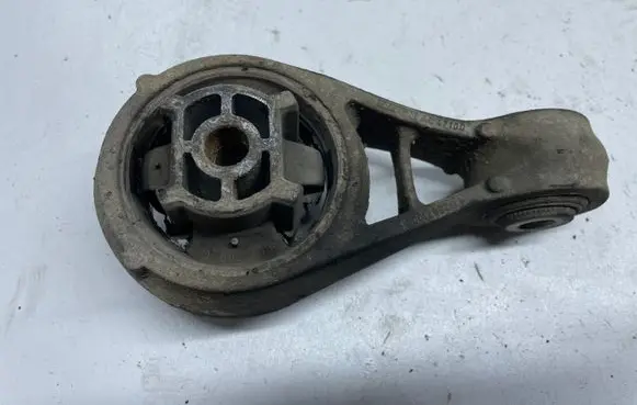 Mini Cooper Countryman R60 Engine mount bracket 9806995