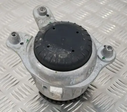 Mercedes-Benz C W205 Engine mount bracket A2132400500