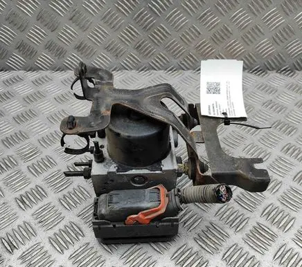 Suzuki Grand Vitara II ABS Pump 5611078K30