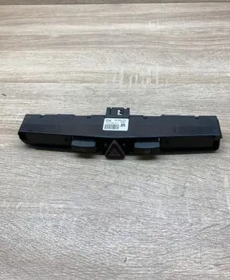 Opel Astra H Hazard light switch 13100114