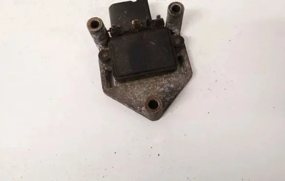 Volkswagen PASSAT B5.5 Ignition amplifier control unit 032905106b