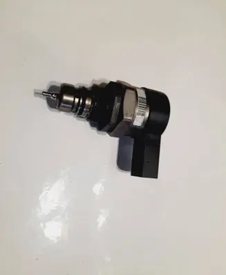 Mercedes-Benz S W221 Fuel pressure sensor 
