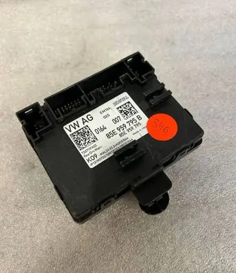 Audi A4 S4 B9 8W Door control unit/module 85E959795B