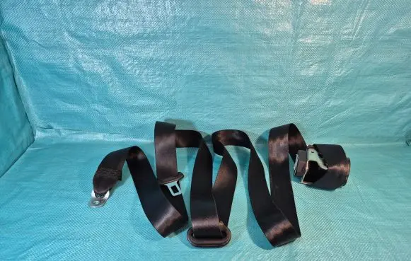 Skoda Octavia Mk2 (1Z) Front seatbelt 1Z0857702A 6Q2035600