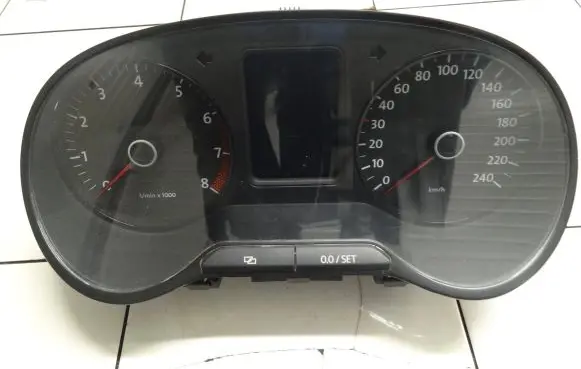 Volkswagen Polo V 6R Speedometer (instrument cluster) 6R0920860G