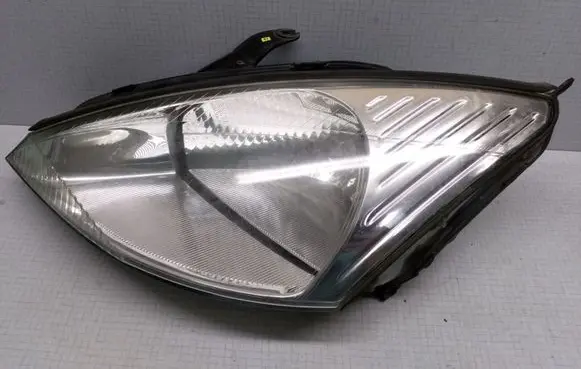 Ford Focus Headlight/headlamp 9420 XS4X13006
