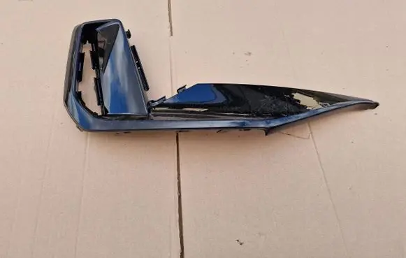 Audi e-tron Front bumper lower grill 85H807968