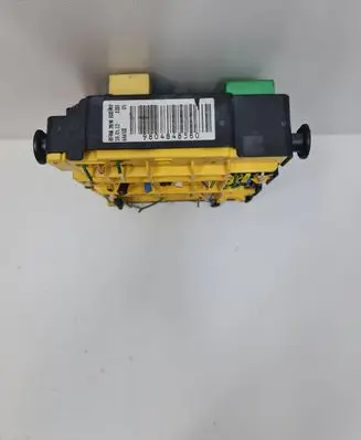 Peugeot 208 Fuse module 9804848580