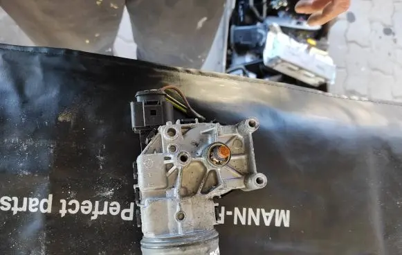 Seat Ibiza IV (6J,6P) Wiper motor 6r2955119b