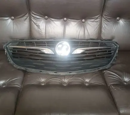 Opel Insignia B Front bumper upper radiator grill 13491189 551004542
