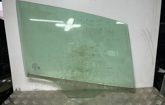 Jeep Renegade Front door window glass four-door