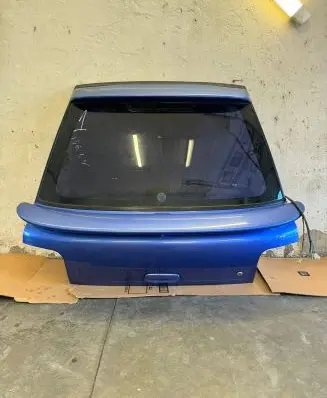 Subaru Impreza I Tailgate/trunk/boot lid 61700FA011