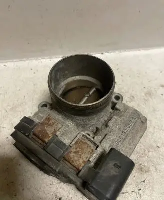 Volkswagen Golf V Throttle valve 03C133062A