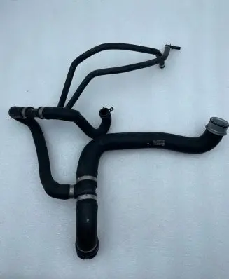 Mercedes-Benz ML W166 Engine coolant pipe/hose A1665000077