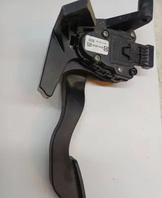 Opel Meriva A Accelerator throttle pedal 93361478 6PV00811003