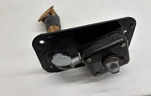 Volvo XC90 Spare wheel mounting bracket 30714793