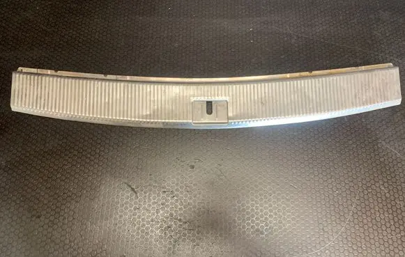 Volkswagen Touareg I Trunk/boot sill cover protection 7L6863459B 14113